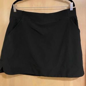 Size large black skirt